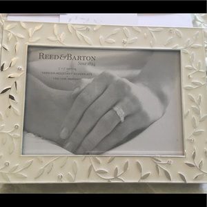 Picture frame wedding guest book.